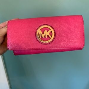 Michael Kors - Pink wallet